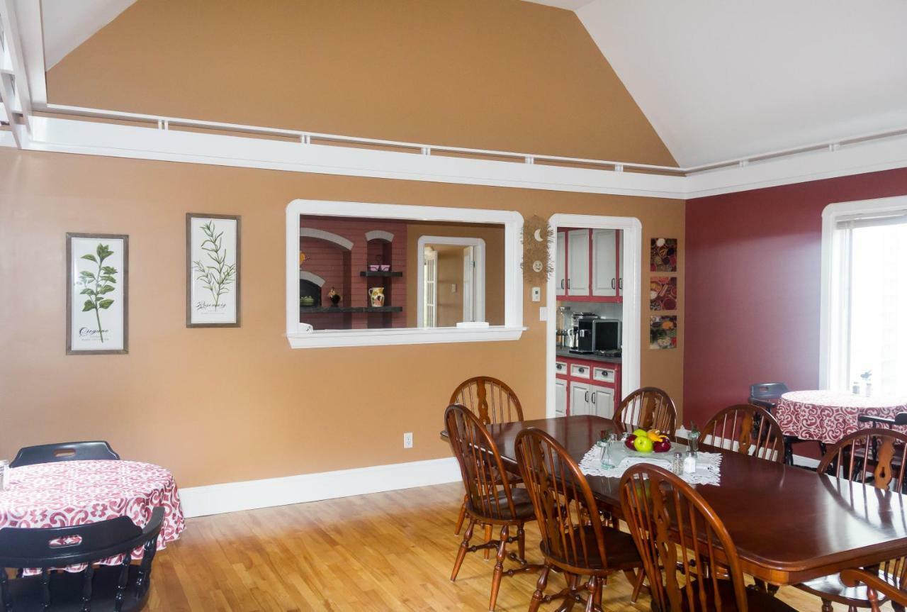 Fox Point Inn Parrsboro Екстер'єр фото